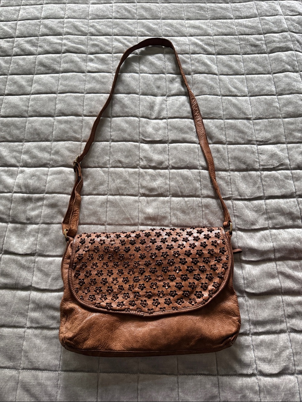 Wilson’s Vintage Brown Leather Crossbody Bag with Floral Studded Flap